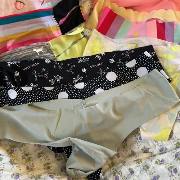 15 Victoria’s Secret Lot of Seamless Thong Panties 12 pairs Medium 3 pairs Large - Picture 4 of 12